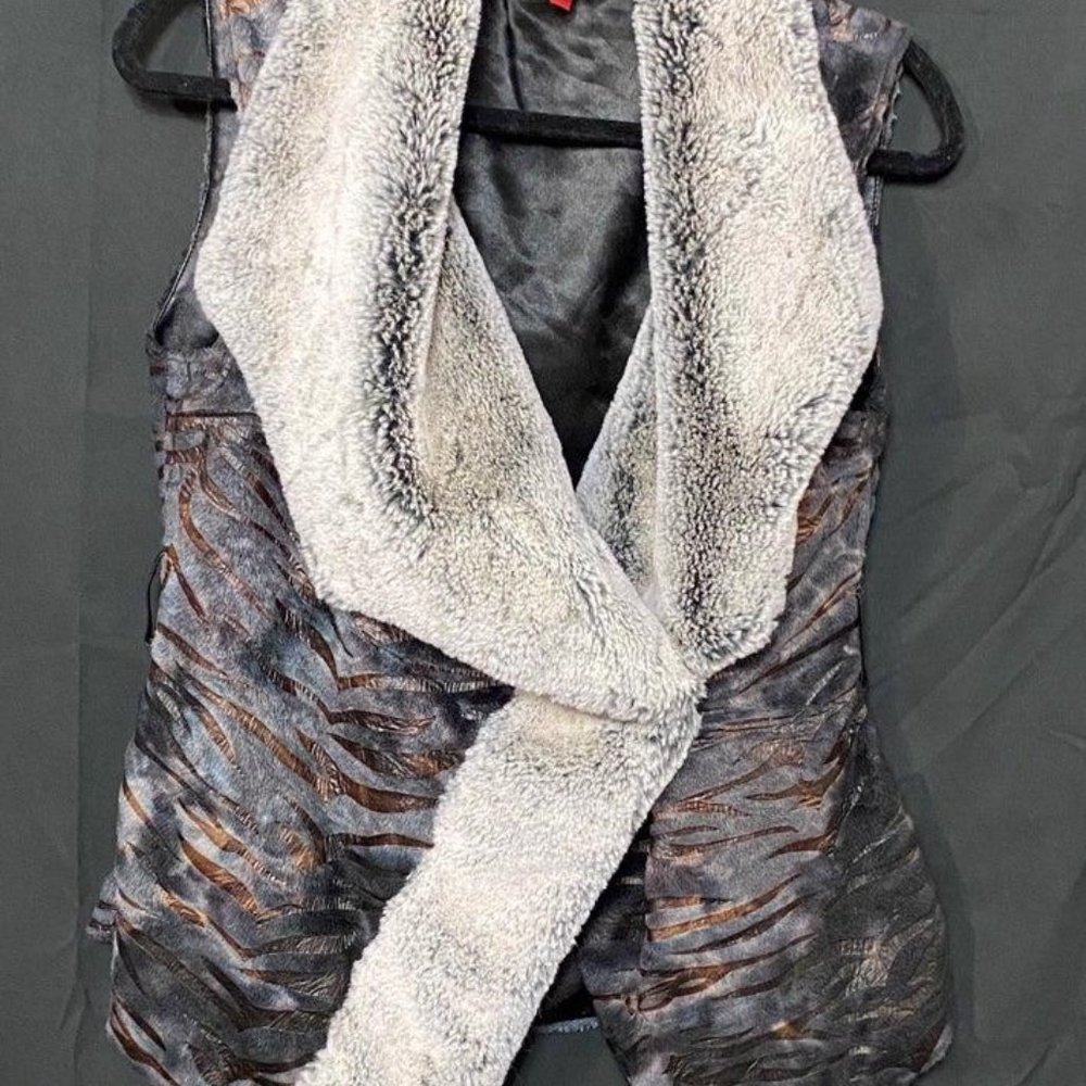 Fur vest